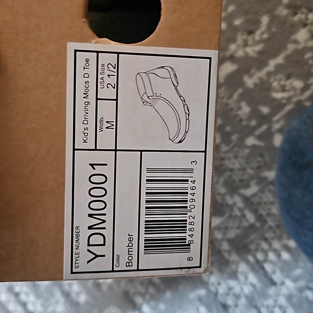 Youth twisted x driving mocs size 2.5 - Picture 4 of 4